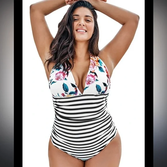 Cupshe Swimsuit Halter NWT - Picture 1 of 2